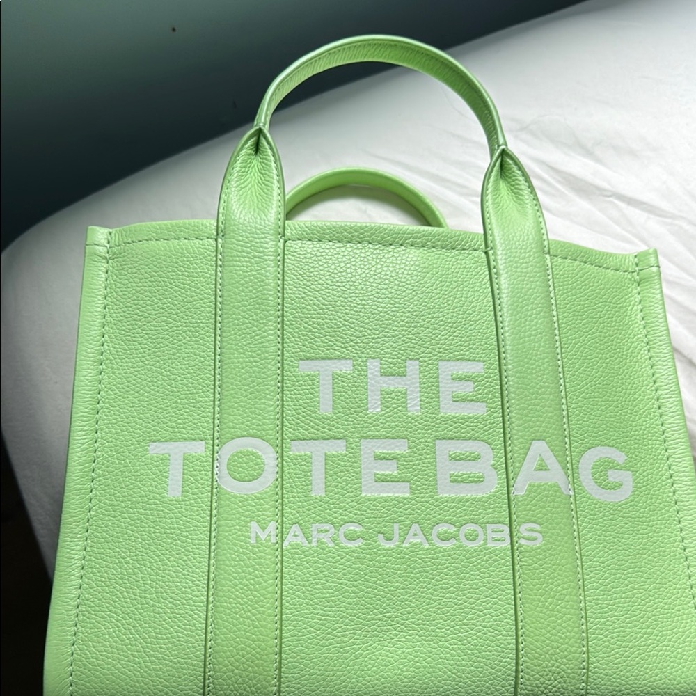 Marc Jacobs Green leather  Tote Bag with Bold Branding